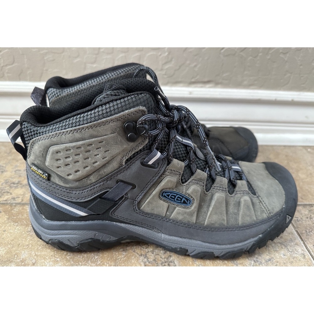 KEEN Utility Men's, Waterproof Boot  Size 9 Mismatch